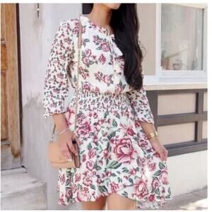 New Farm Rio Floral Dress Smocked Waist‎ Handkerchief Hem NEVER WORN